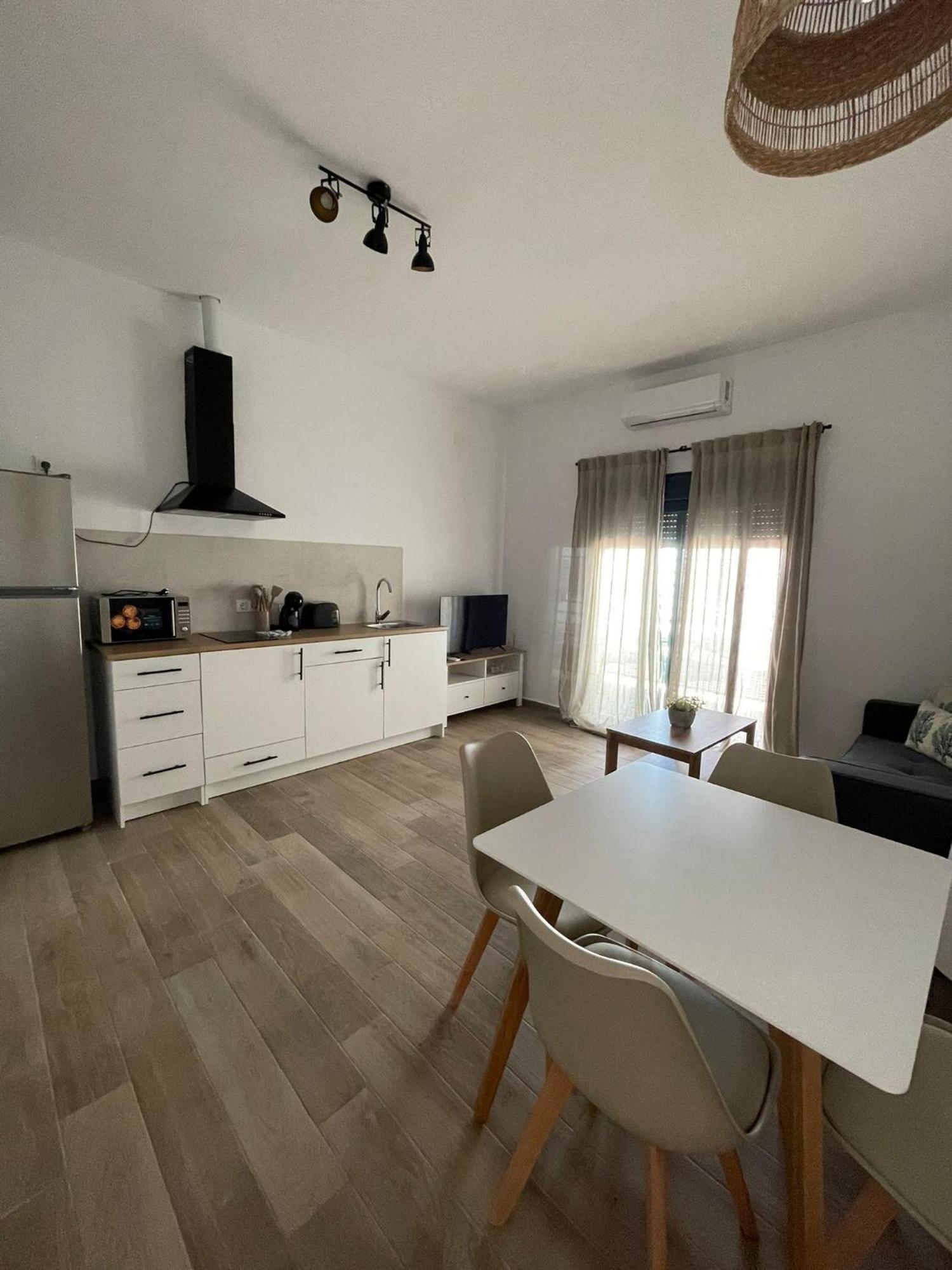 Apartamentos Matilda كونيل ذي لا فرونتيرا المظهر الخارجي الصورة