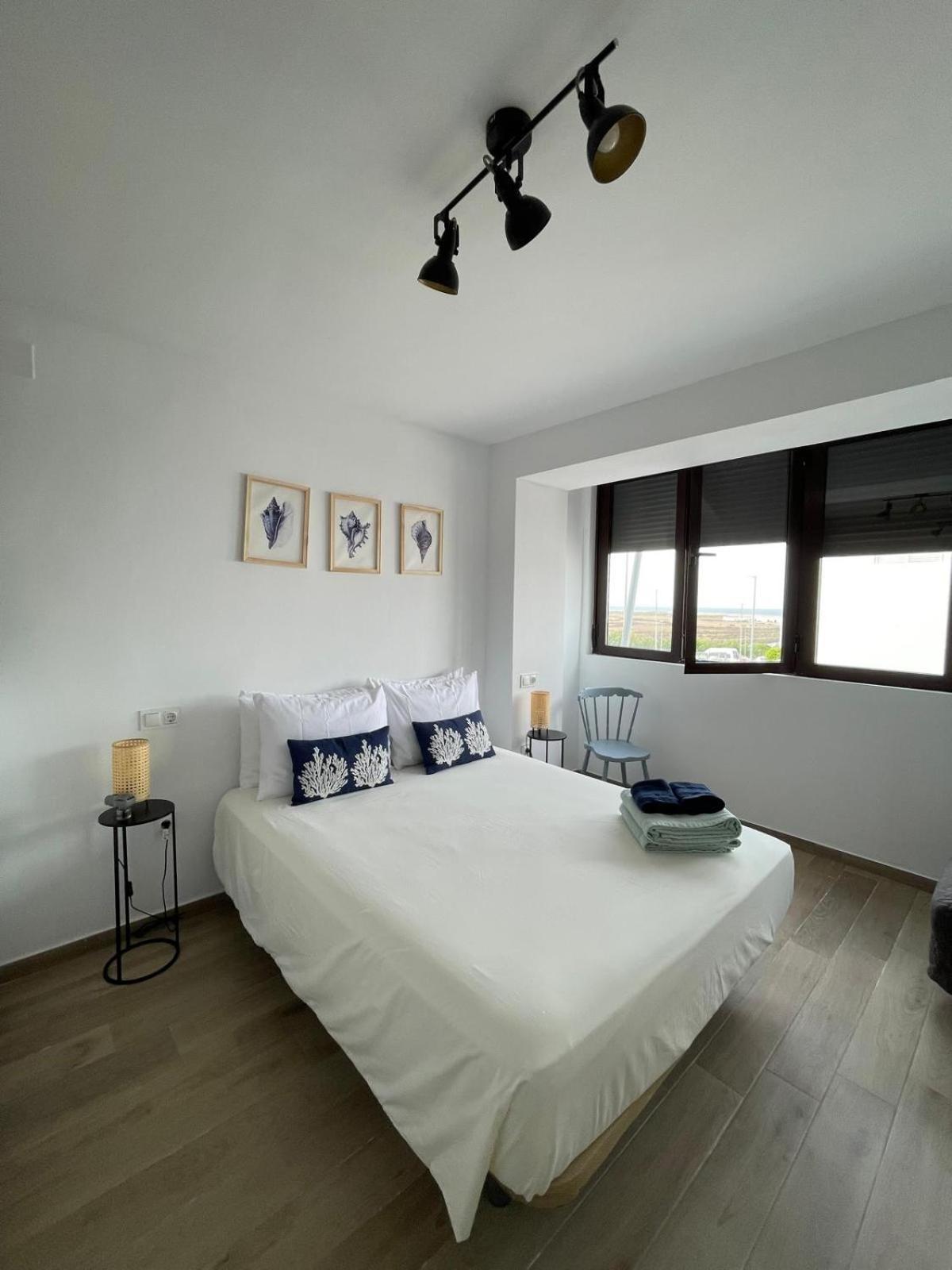Apartamentos Matilda كونيل ذي لا فرونتيرا المظهر الخارجي الصورة